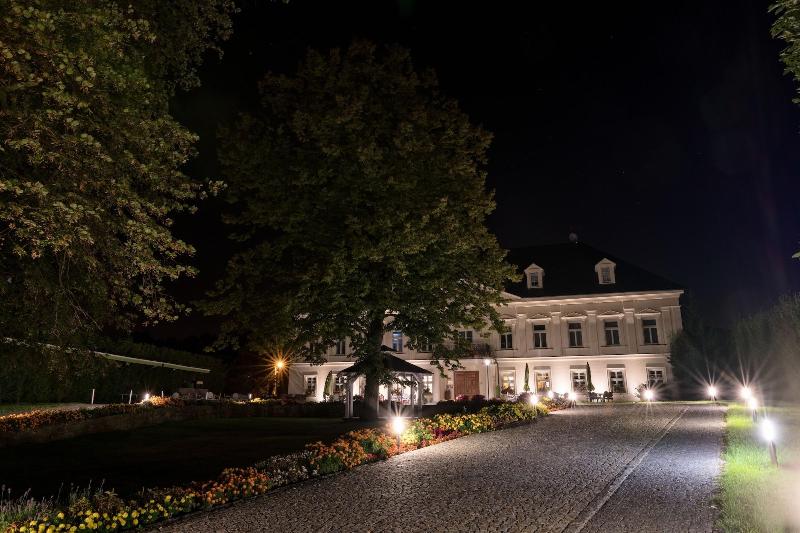 Zámeček Petrovice - Genel