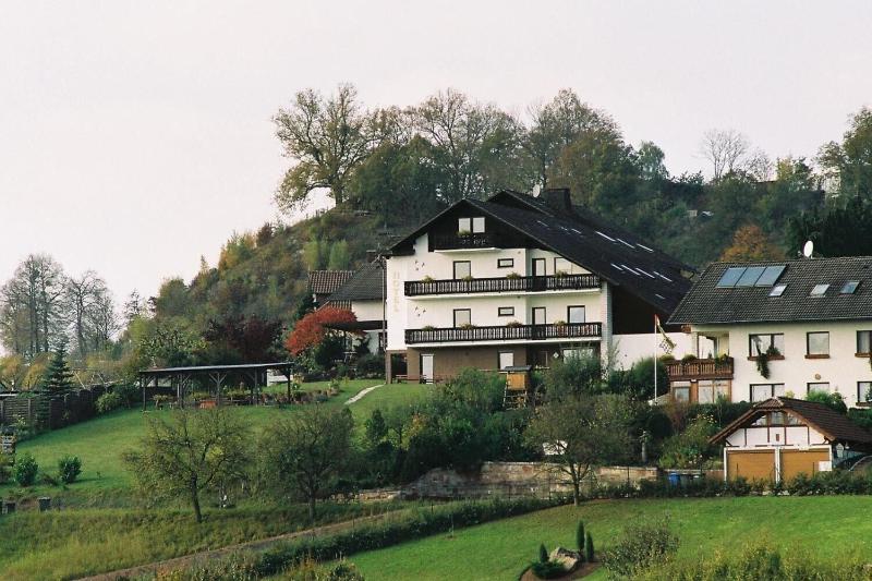 Hotel & Ferienwohnungen Seeschlößchen - Genel