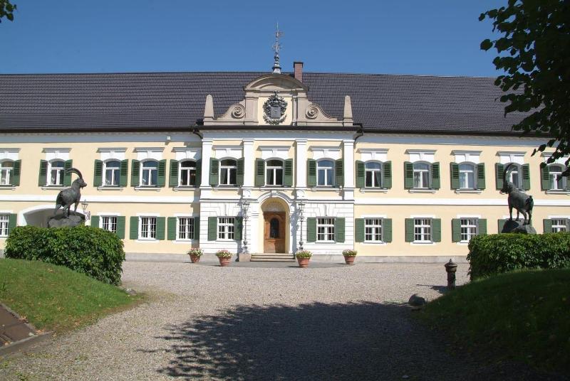 Hotel zur Schloss-Schmiede - Genel