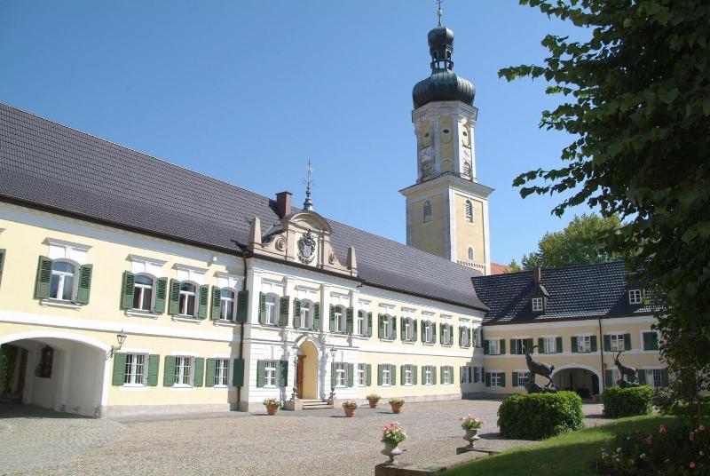 Hotel zur Schloss-Schmiede - Genel