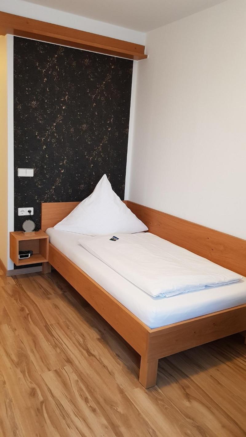 Hotel & Gasthof Zur Post - Oda
