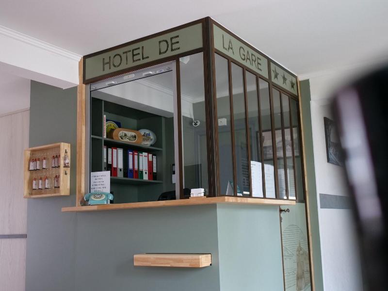 Hotel De La Gare - Lobi