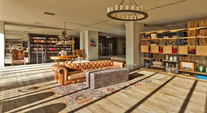 Rooms Hotel Kazbegi - Lobi