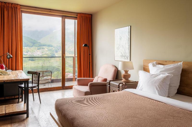 Rooms Hotel Kazbegi - Oda