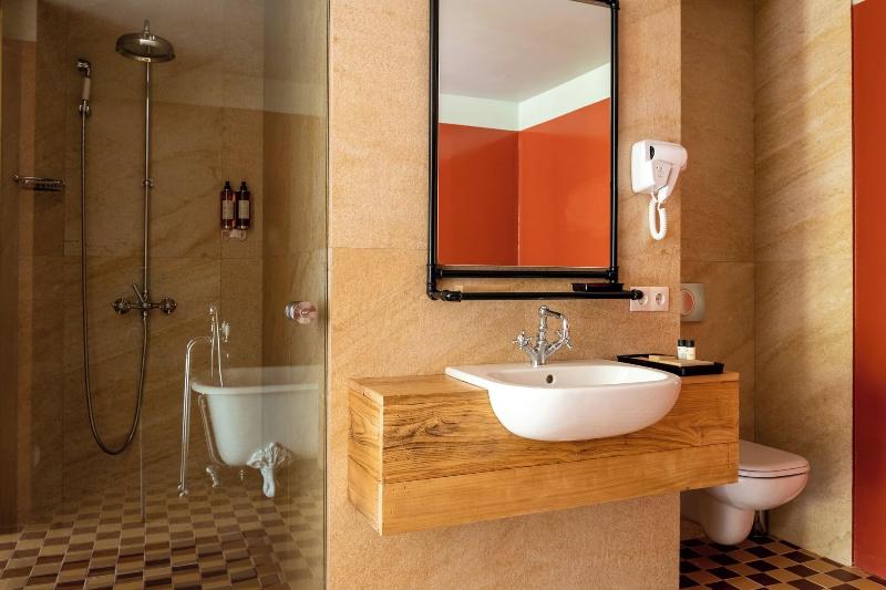 Rooms Hotel Kazbegi - Oda