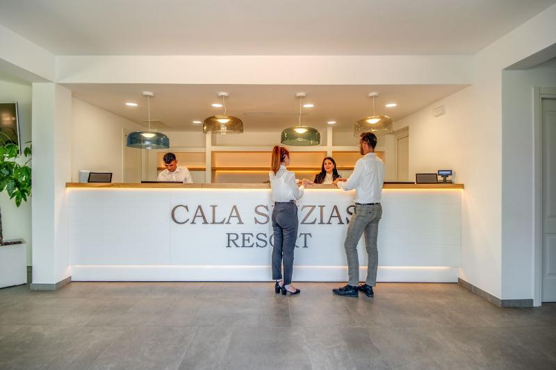 Cala Sinzias Resort - Lobi