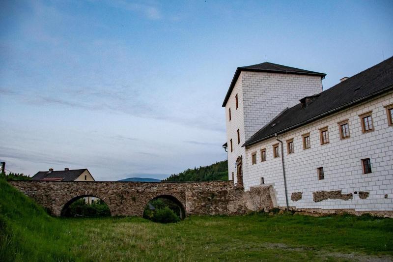Chateau Goldenstein - Genel