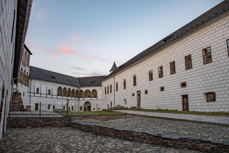 Chateau Goldenstein - Genel