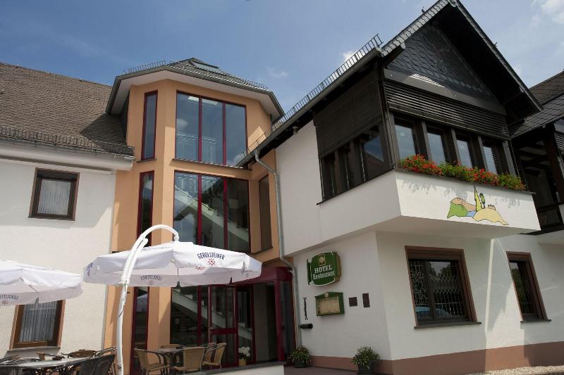 Hotel-Restaurant Haus Hubertus - Genel