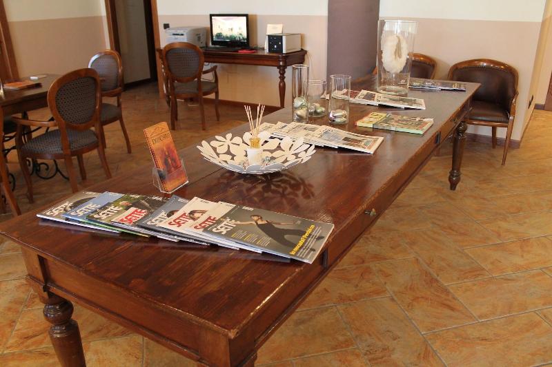 Hotel Don Carlo - Lobi
