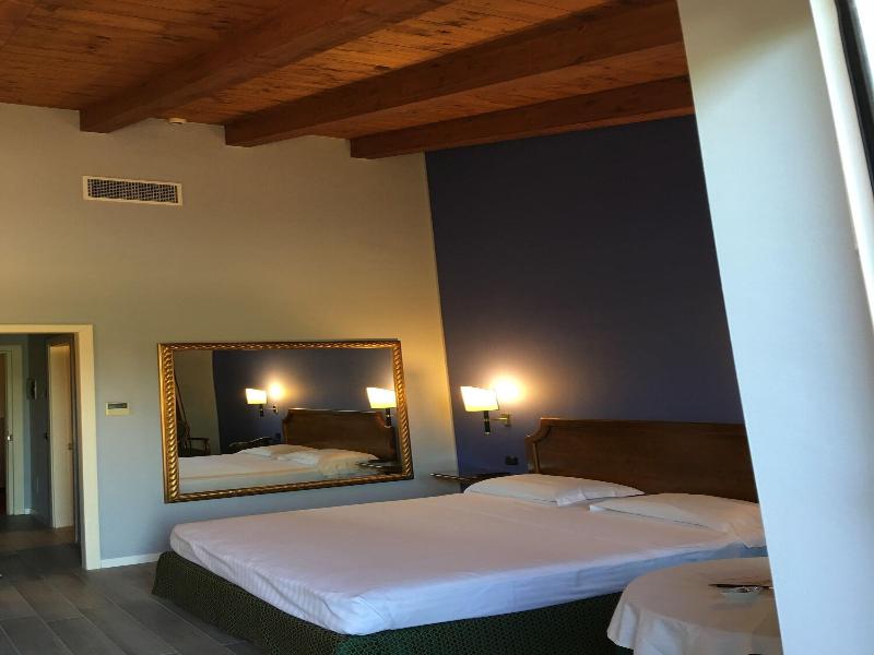 Hotel Don Carlo - Oda