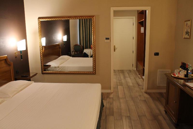 Hotel Don Carlo - Oda