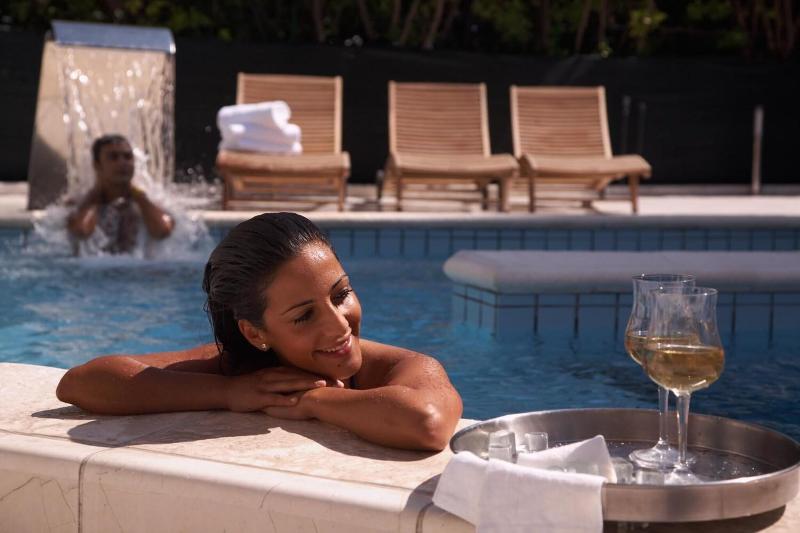 Noha Suite Hotel - Havuz