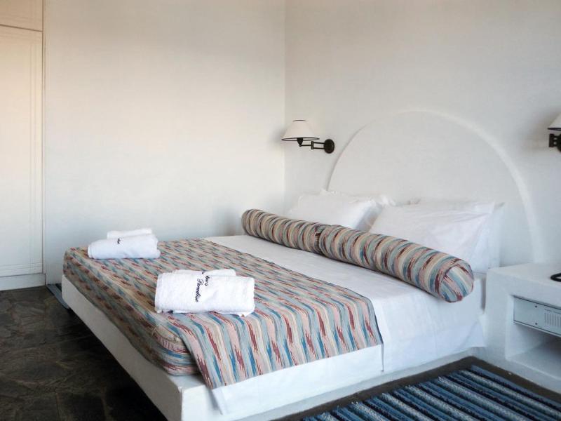 Patmos Paradise - Genel