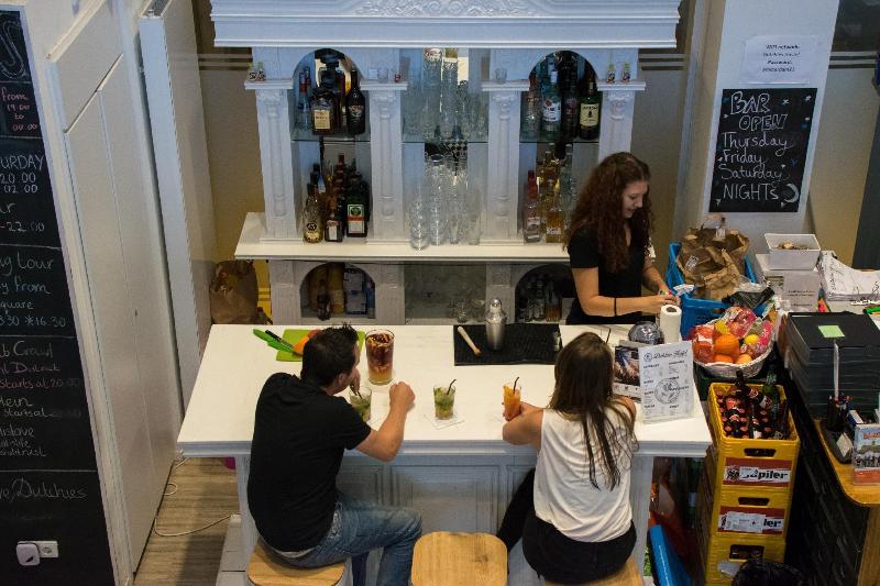 Dutchies Hostel - Bar
