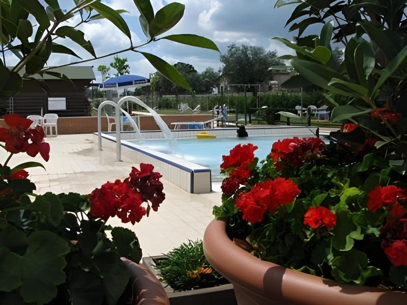 Camping Il Boschetto Di Piemma - Havuz