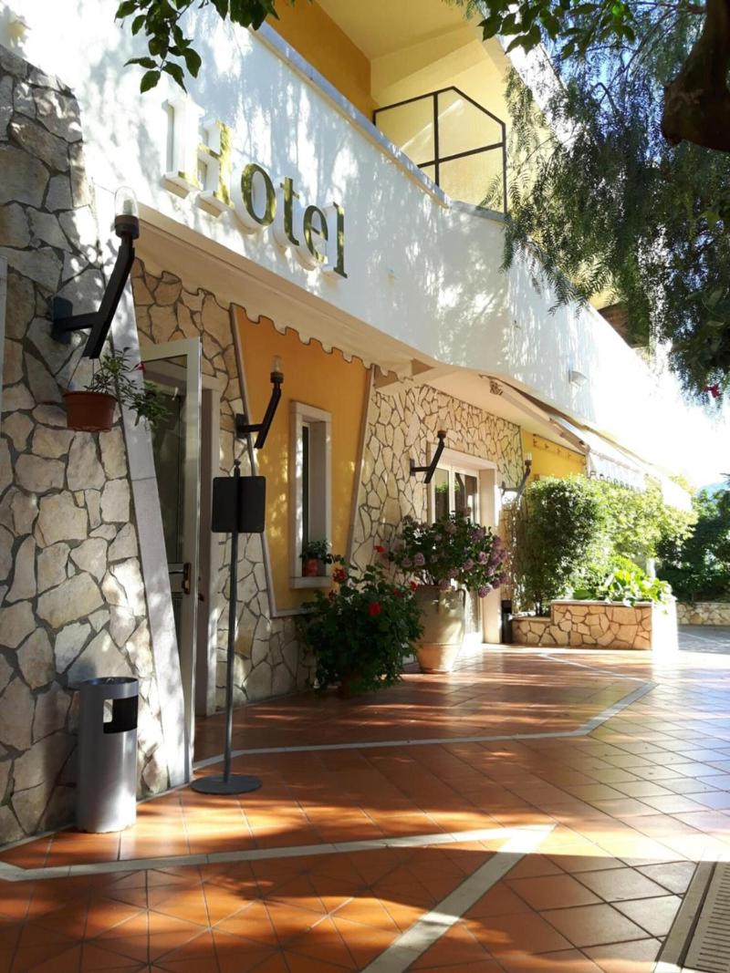 Yellow Park Hotel Restaurant - Genel