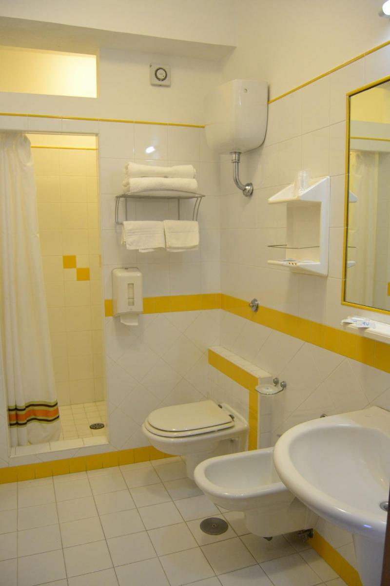 Yellow Park Hotel Restaurant - Oda