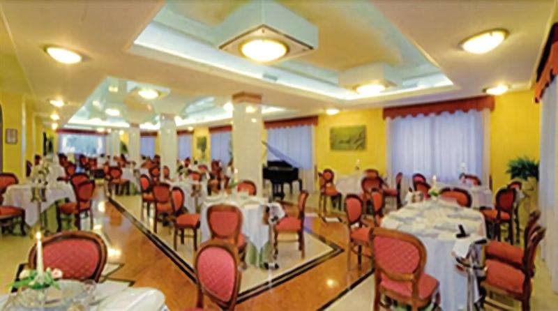 Yellow Park Hotel Restaurant - Restoran