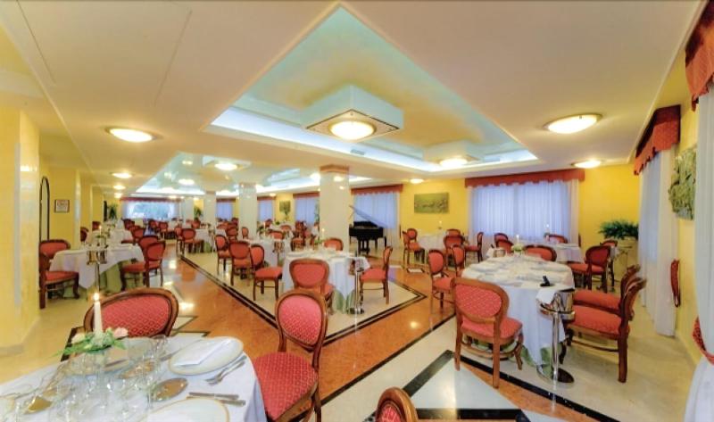Yellow Park Hotel Restaurant - Restoran