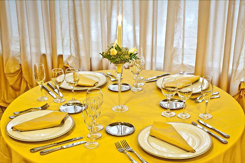 Yellow Park Hotel Restaurant - Restoran