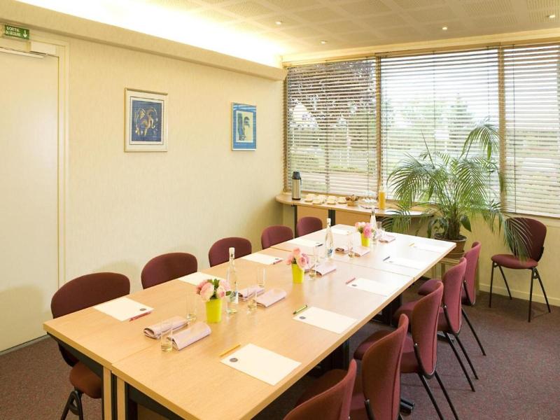 Hotel Restaurant Charme En Beaujolais - Toplantı