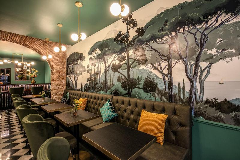 Tree Charme Parliament Boutique - Restoran