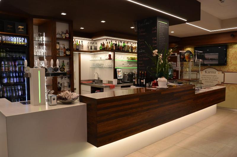 Hotel Shangri-La - Bar
