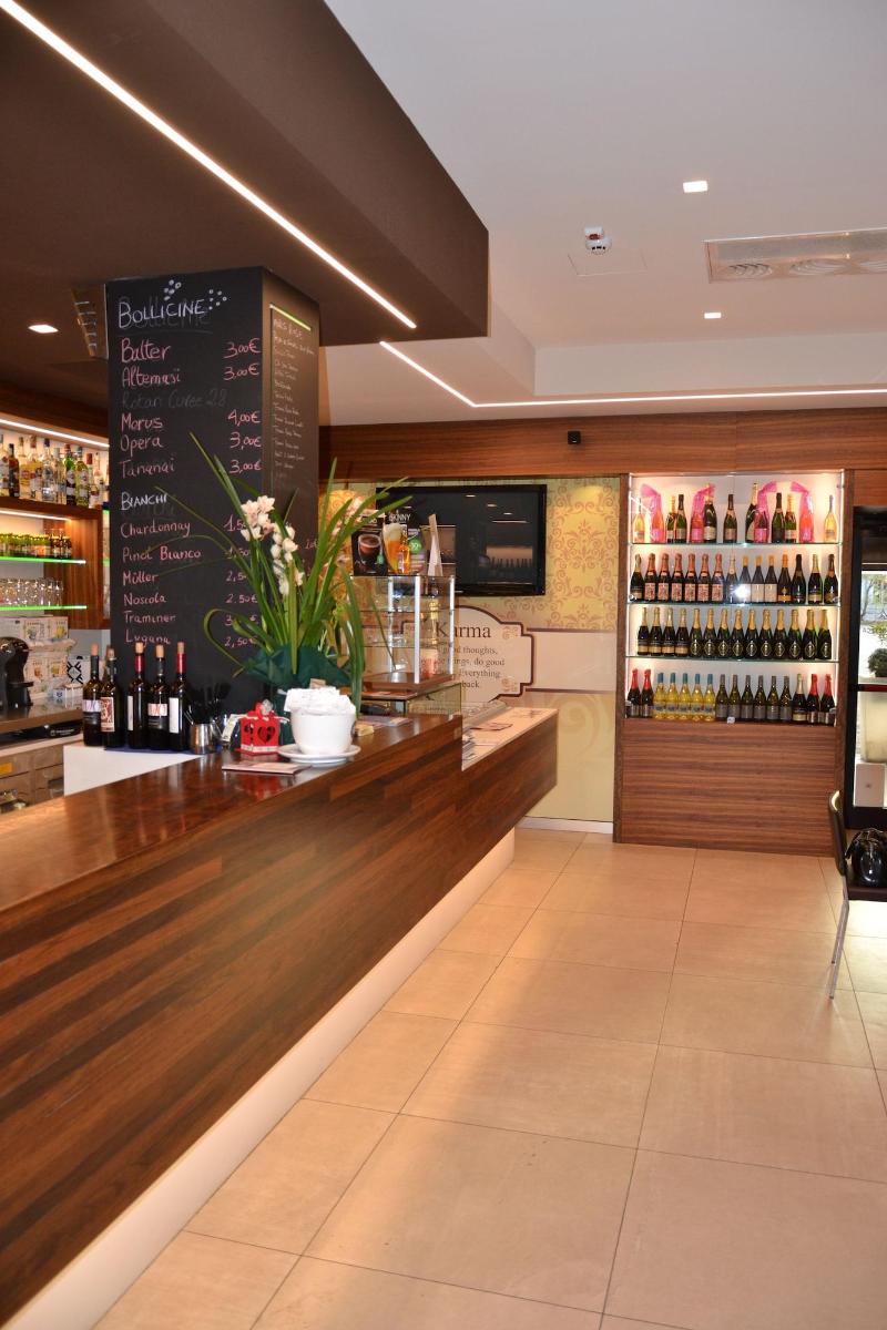 Hotel Shangri-La - Bar