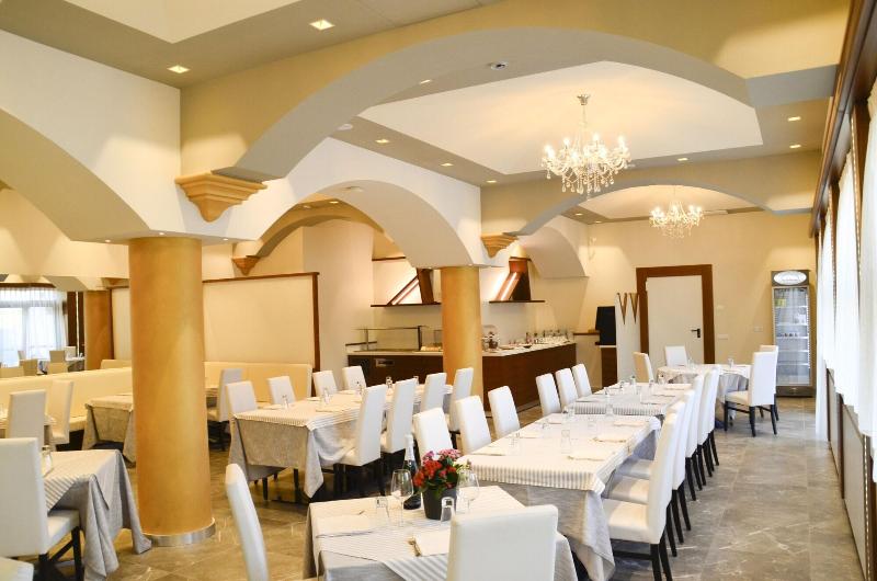 Hotel Shangri-La - Restoran