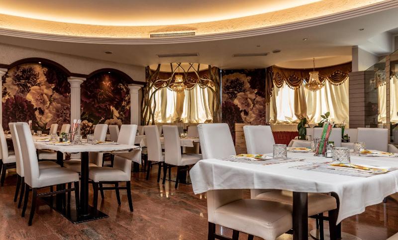 Hotel Shangri-La - Restoran