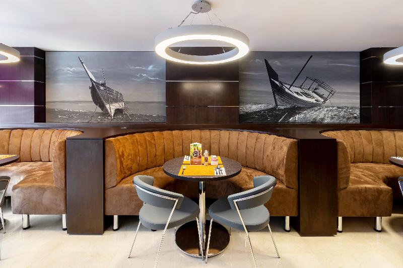 Premier Inn Doha Airport - Restoran