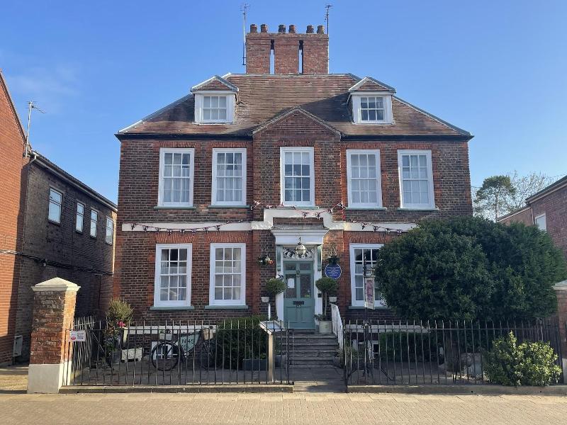 The Mansion House - Genel