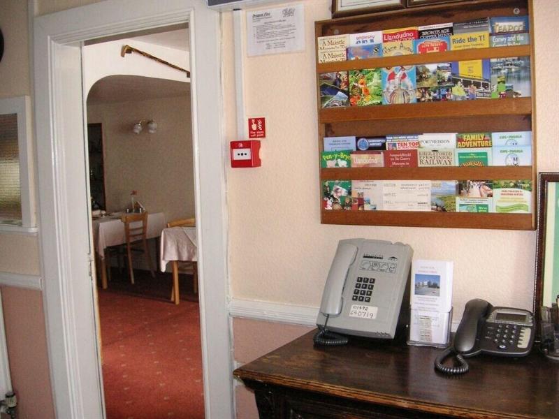 Ty Newydd B&B - Lobi