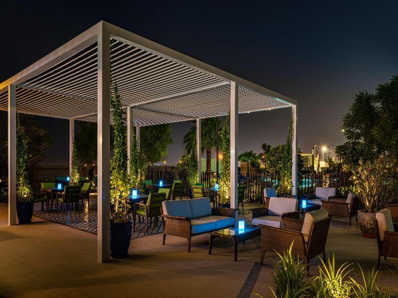 Radisson Dubai Damac Hills - Bar