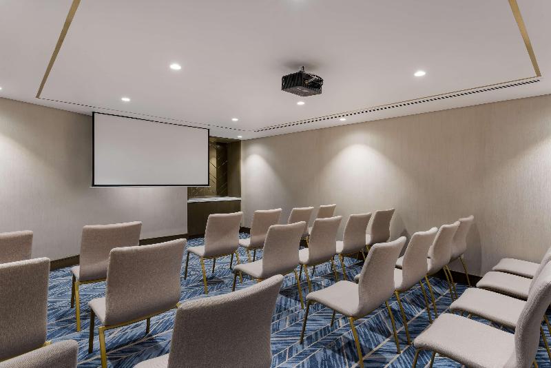Radisson Dubai Damac Hills - Toplantı
