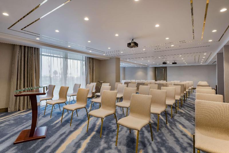 Radisson Dubai Damac Hills - Toplantı