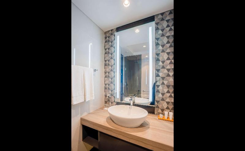 Radisson Dubai Damac Hills - Oda