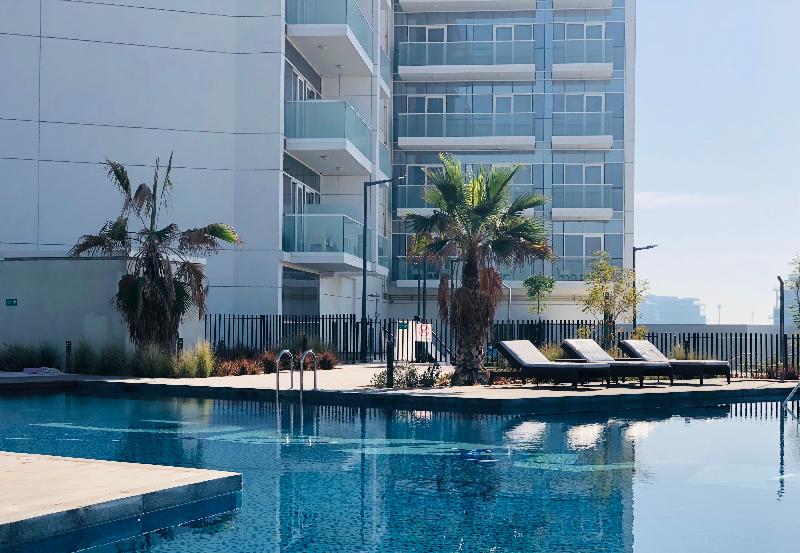Radisson Dubai Damac Hills - Havuz