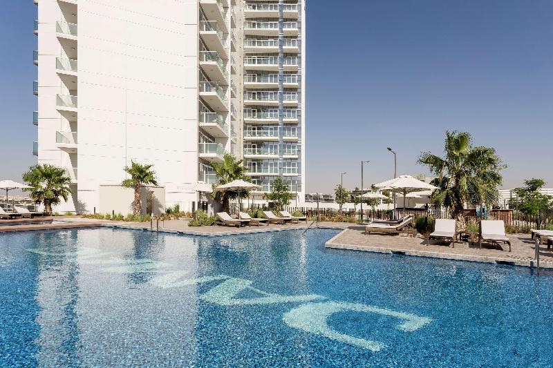 Radisson Dubai Damac Hills - Havuz