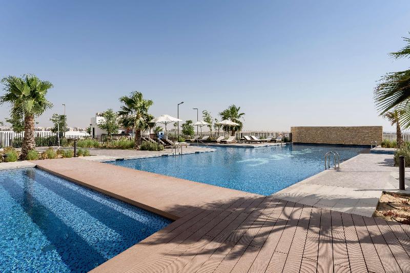 Radisson Dubai Damac Hills - Havuz