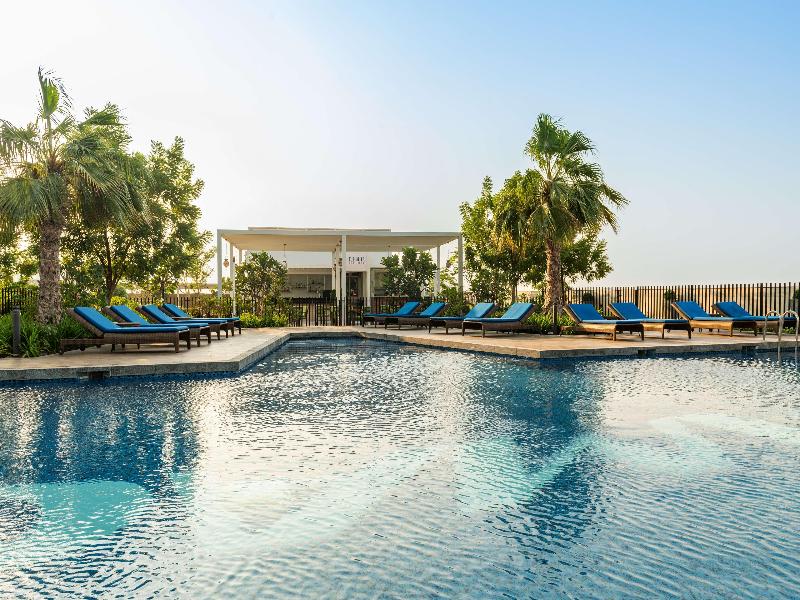 Radisson Dubai Damac Hills - Havuz
