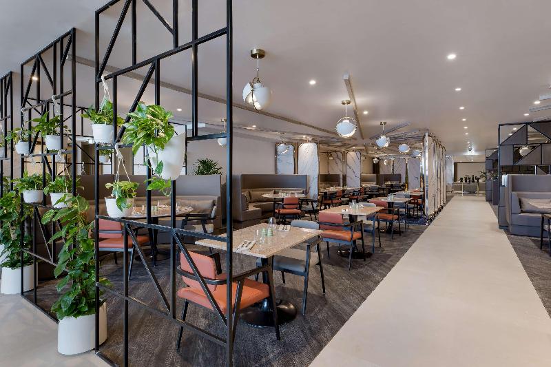 Radisson Dubai Damac Hills - Restoran