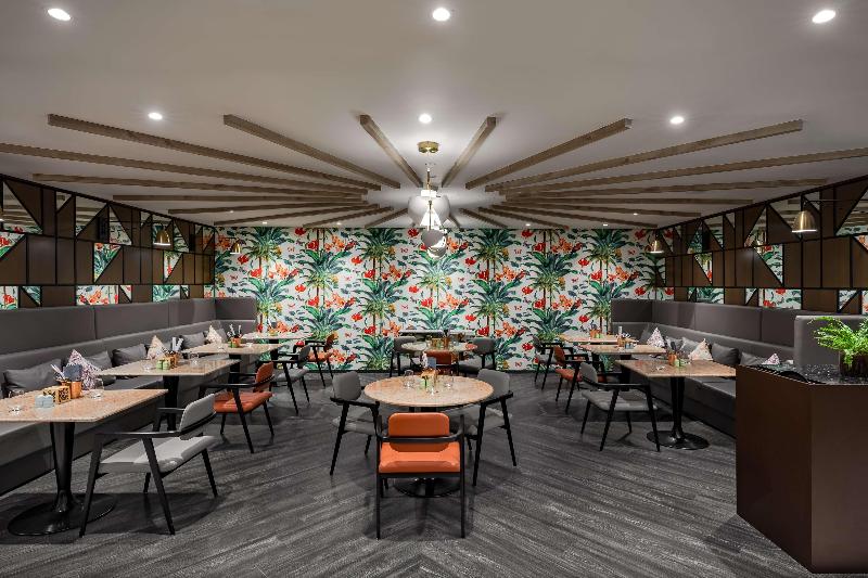 Radisson Dubai Damac Hills - Restoran