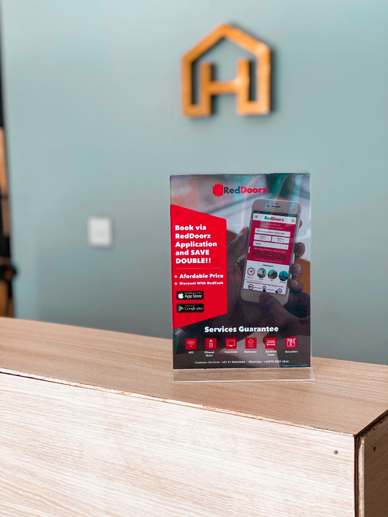 RedDoorz Hostel near Lippo Mall Kuta - Lobi