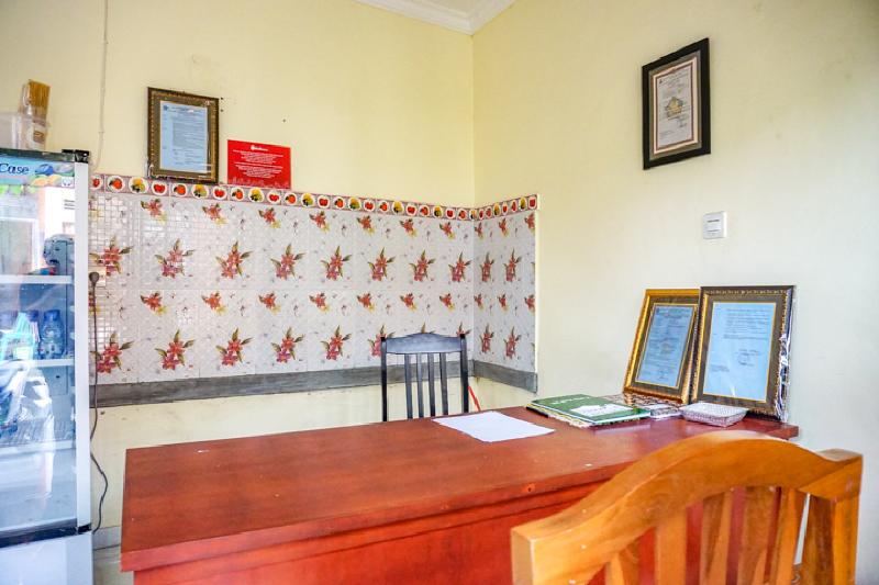 RedDoorz near Buleleng Harbour 2 - Lobi