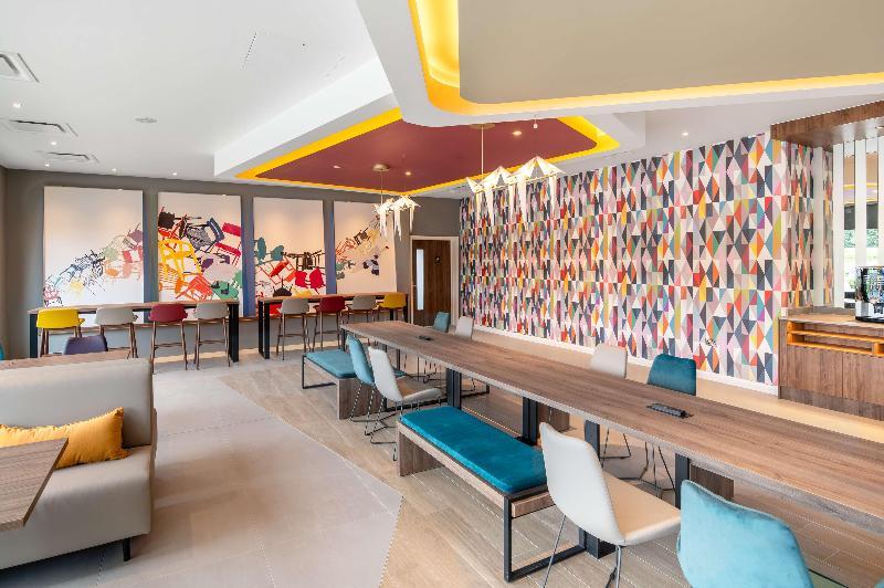Hampton By Hilton High Wycombe - Lobi