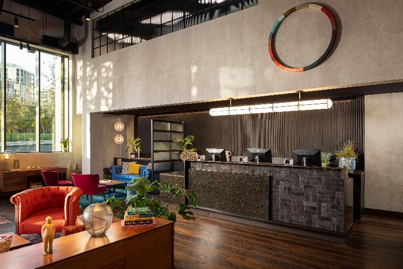 The Gantry London Curio Collection By Hilton - Lobi