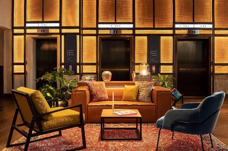 The Gantry London Curio Collection By Hilton - Lobi