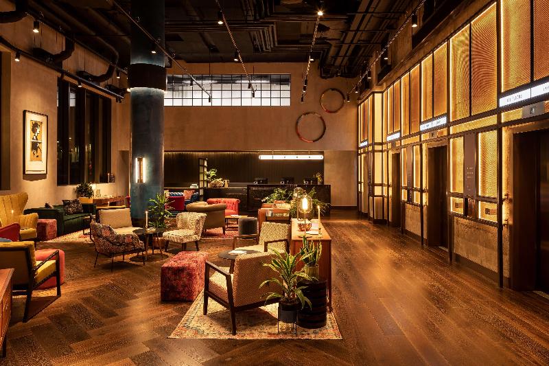 The Gantry London Curio Collection By Hilton - Lobi